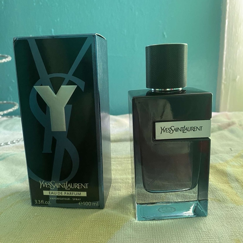 Yves Saint Laurent Eau de Parfum in Black and Silver
